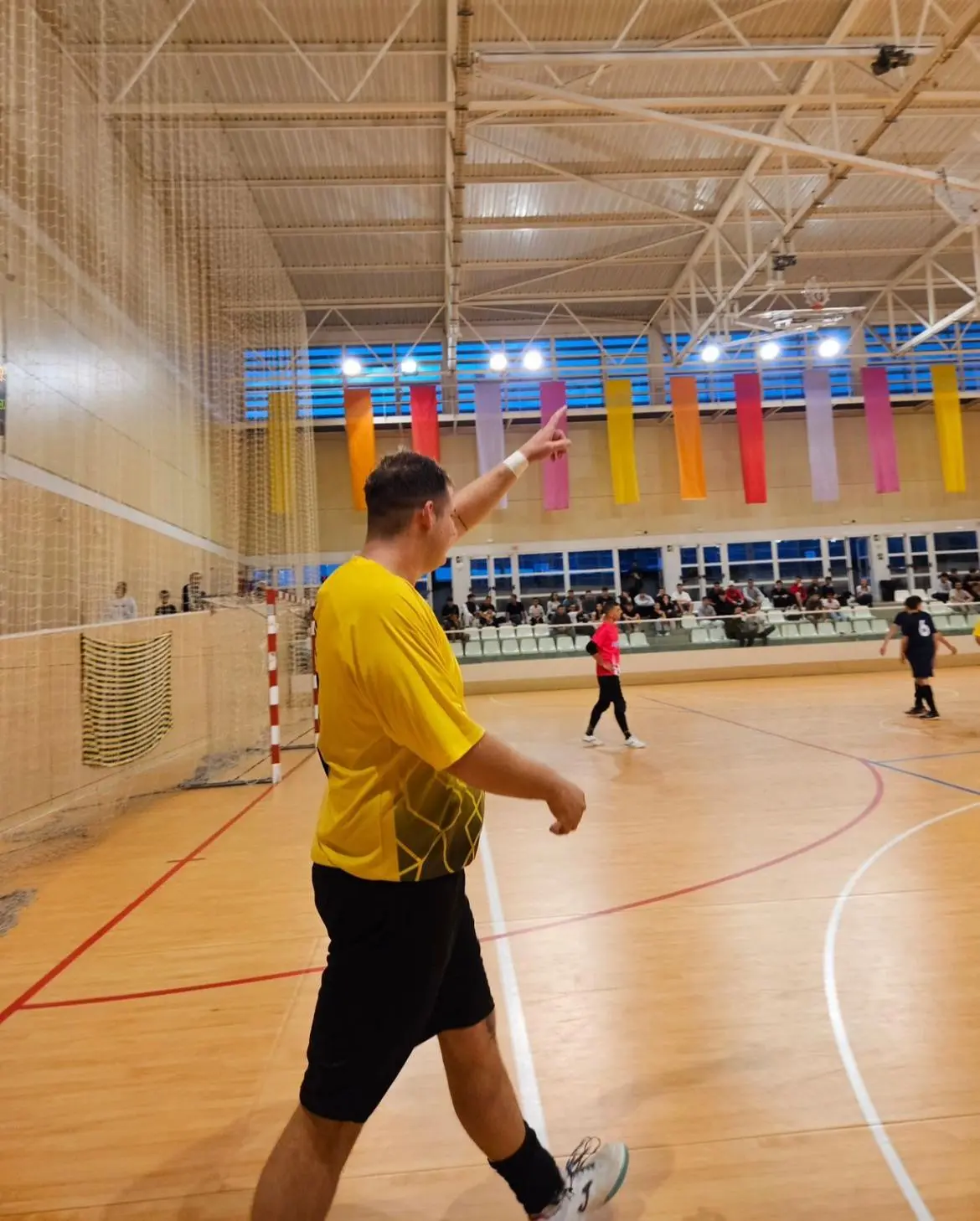 player signaling to the sky